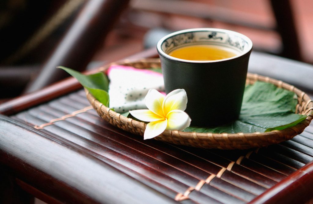 This image has an empty alt attribute; its file name is Green-tea-is-an-irreplaceable-part-of-Vietnamese-1024x667.jpg